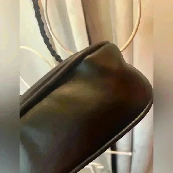 Black Vegan leather shoulder bag with braided strap - Picture 4 of 7